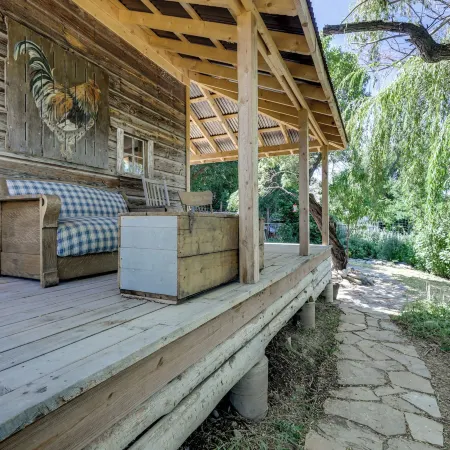 Historic Nature Lovers Cabin on Farm in Paonia!