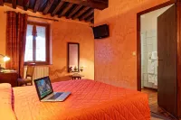 Logis des Trois Maures Hotels in Montchanin