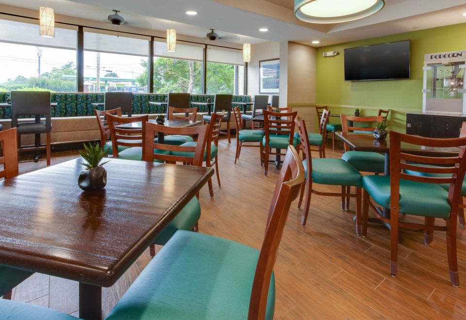 Drury Inn & Suites Nashville AirportOver view