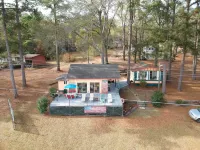 Lakeside Pleasure Island Cabin w/ Deck & Gas Grill - 3-Star