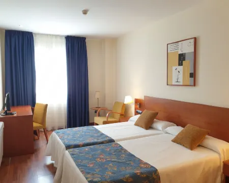 Hotel Suite Camarena โรงแรมในเตรูเวล