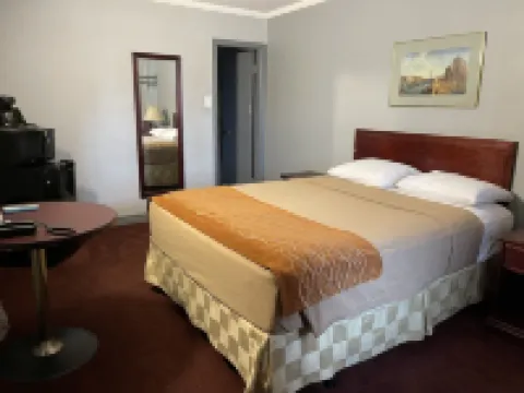 Liberty Inn Hotels in Clarington
