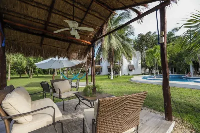 Mayan Secret Hotel Boutique Hotels near Capilla "Espiritu Santo"