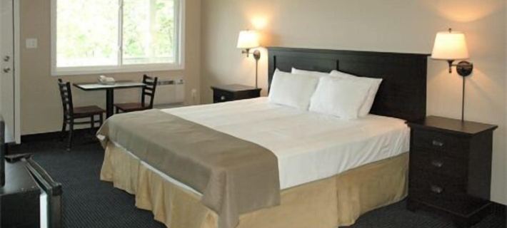 The Beach Inn Motel Hotels in Alger County