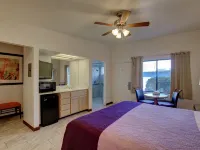 Ccbc Resort Hotel - A Gay Men's Resort Hotels in Cathedral City