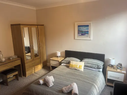 The Waterfront Hotels in Tarbert