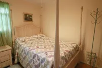 4358 W, Lake Road Home Hotels in Chautauqua