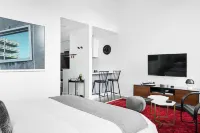 Abode Pittsburgh - Downtown Convention Center Hotels near Cathedral of Learning