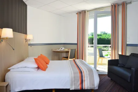 The Originals City, Clos de l'Orgerie ,Château Gonthier Отели в г. Сен-Лоран-Де-Мортье