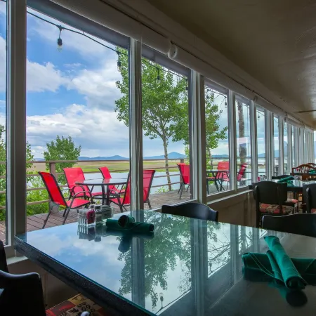 Crater Lake Gateway-Rocky Point Resort