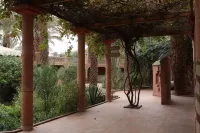 Fibule du Draa - Kasbah d'Hôte - Parkplatz
