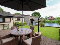 河邊小屋 彭里斯站附近的飯店