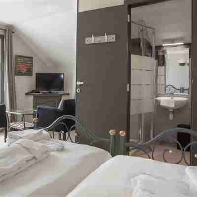 Hotel Tropical Rooms