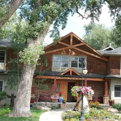 Niwot Inn & Spa Hotels near Celestial Seasonings