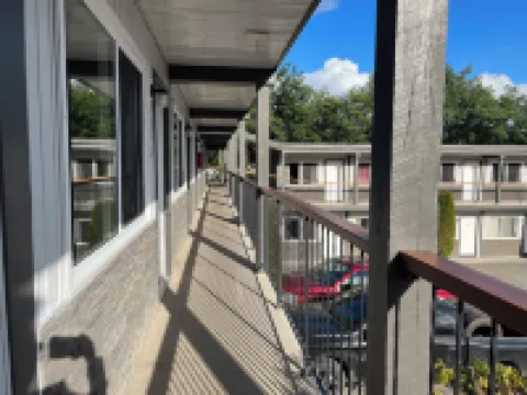 Chalet Inn Hotels in Kitimat