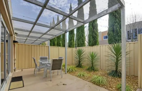 特拉拉爾根服務式公寓