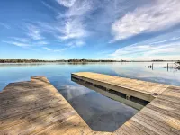 Lakefront Daingerfield Retreat w/ Shared Dock! Ξενοδοχεία στην πόλη Morris County