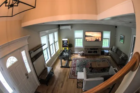 New Home Private Pool/Hot Tub Near Meredith Center Отели в г. Мередит