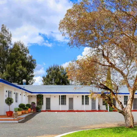 Colonial Motel & Apartments