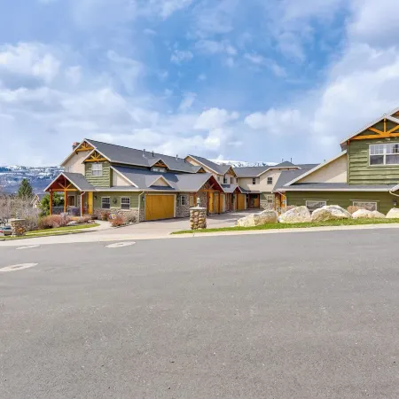 Eden Townhome w/ Mtn View + Shuttle to Powder Mtn!