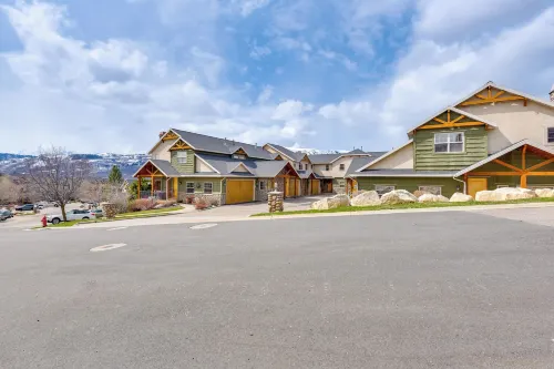 Eden Townhome w/ Mtn View + Shuttle to Powder Mtn! - Apartments