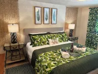 Beautifully Renovated Sleeps up to 8 in East Medford - 4 stjerner