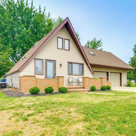 Lakefront St Marys Getaway w/ Boat Dock + Fire Pit Hotéis em Auglaize County