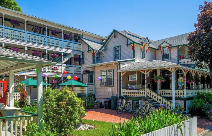 Pequot Hotel