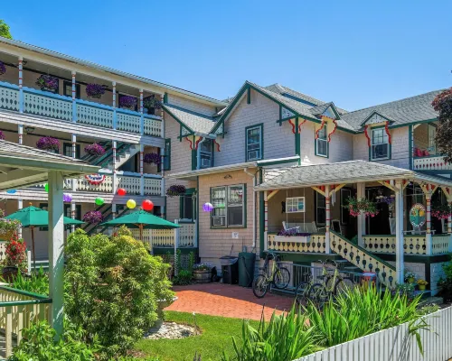 Pequot Hotel Hotels in Oak Bluffs