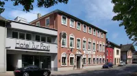 Hotel Zur Post Hotels in Riol