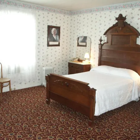 Bridgeport Inn