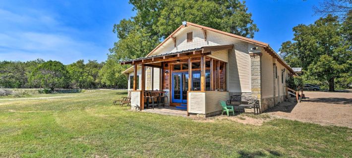 Spacious Glen Rose Home on Paluxy Riverfront Hotele w: Somervell County