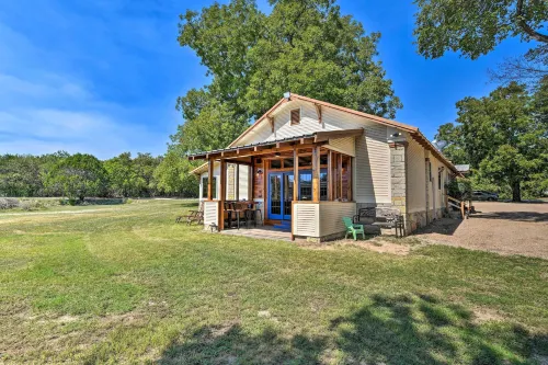 บ้าน Glen Rose ที่กว้างขวางบนริมน้ำแม่น้ำ Paluxy - 3 ดาว