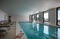 Casa de São Lourenço - Burel Panorama Hotel - Member of Design Hotels - Pools