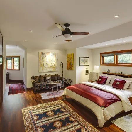 East Hampton Art House Bed and Breakfast