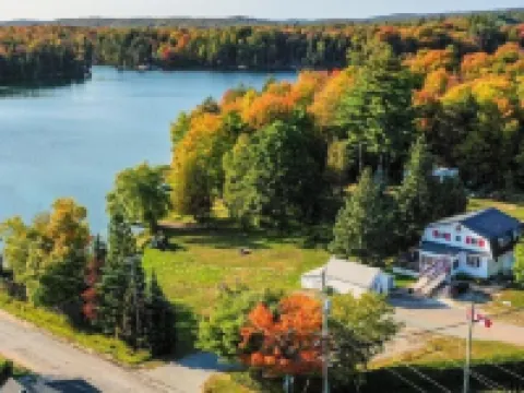 Teddy Bear Bed & Breakfast Hotels in Bancroft