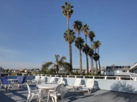 Newport Channel Inn Hotels in Newport Beach