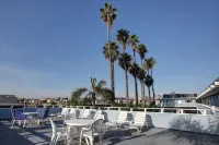 Newport Channel Inn Hotels in Huntington Beach