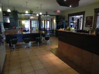 Hilltop Motel & Restaurant - Inns