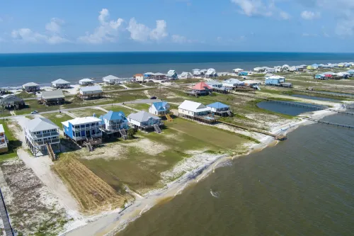 Bayfront Views and Cozy Loft - Charming Family Sanctuary