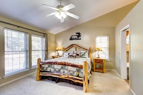 Winter Hikes and Ice Fishing Fun Cozy Show Low Home - Wifi
