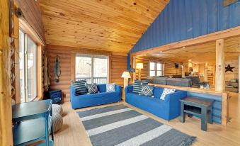Diamond Lake Waterfront Cabin w/ Deck + Dock!