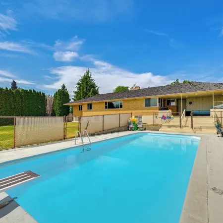 Family-Friendly Yakima Escape w/ Yard & Pool!