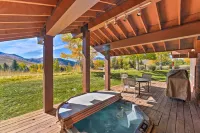 Unique Mountain Escape w/ 2 Decks < 2 Mi to Skiing - Wi-Fi