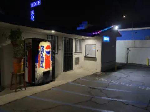 Dixie Motel Hotels in Compton