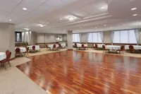 Ramada by Wyndham Milwaukee - 2-Star