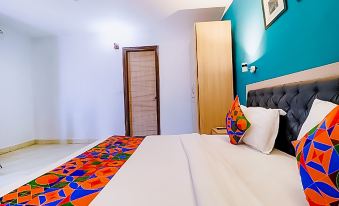 Roomshala 173 Hotel Royal Inn