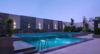 Hotel Santika Blitar - Kolam Renang