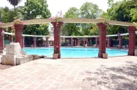 Nilambag Palace Hotel - Pools