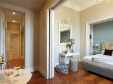 Serristori Palace Residence Hotels near Piazzale Michelangelo